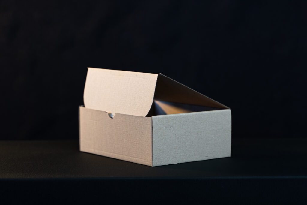 Stock 100% Recycled Die Cut Box with Hinged Lid